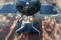 Grill węglowy duży, kółka, półki stan. bdb.