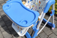 Fotelik do karmienia dziecka.