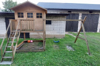 Domek drewniany z dostawką