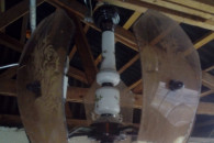 Sprzedam stary żyrandol.