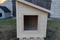 Buda ocieplana dla dużego psa z dachem jednospa