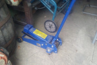 duzy lewarek do aut osobowych busow