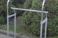 WIESZAK NA KÓŁKACH