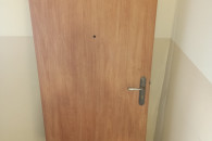 Drzwi wejściowe prawe otwierane do wewnątrz 80