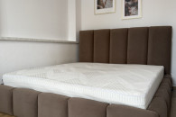 Łóżko tapicerowane z pojemnikiem 180x200 cm