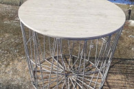 STOLIK METALOWY Z DEWNIANYM BLATEM