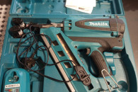 Gwoździarka Makita GN 900