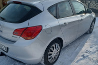 Opel Astra J 2010 B+GAZ Klima, Hak - Zadbany