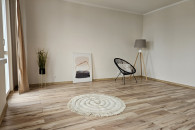 Przytualna kawalerka w centrum z balkonem i win