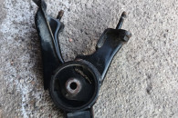 Poduszka pod silnik toyota Corolla e12