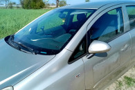 Opel Corsa D po kolizji w całości