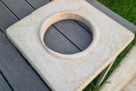 Betonowa pokrywa komina nowa