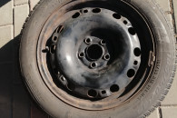 Komplet opon Pirelli 185 /60r15 z felgami VW.
