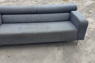 Sofa 3-osobowa szara, nogi chromowane