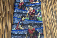 Śpiwór FC Barcelona z wizerunkiem piłkarzy