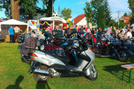 Skuter Suzuki Burgman, na prawo jazdy kat. B