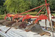 Pług Kverneland 4 skibowy kroje przedpłużki